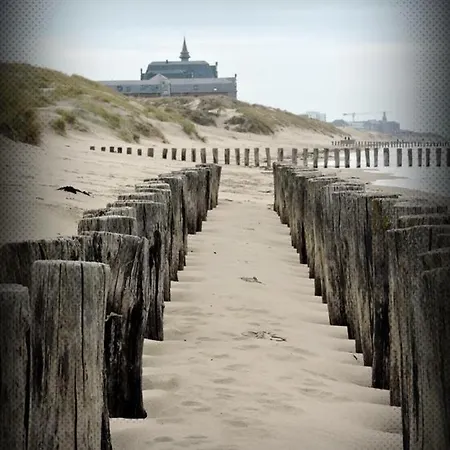 Face Pieds Dans L'eau * Berck